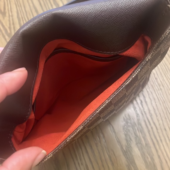 LV Damier - Picture 5 of 5